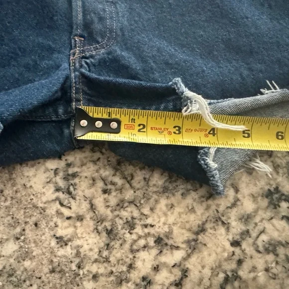 Levi’s Denim Dark Wash Blue Jean Cutoffs  Shorts Women’s Size 32 euc - Picture 5 of 11